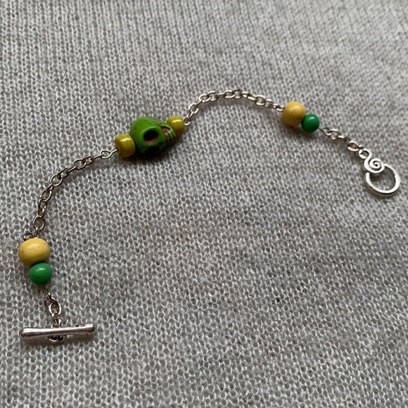 💚 Handmade Green Skull Bracelet & Earrings Set - Picture 5 of 9